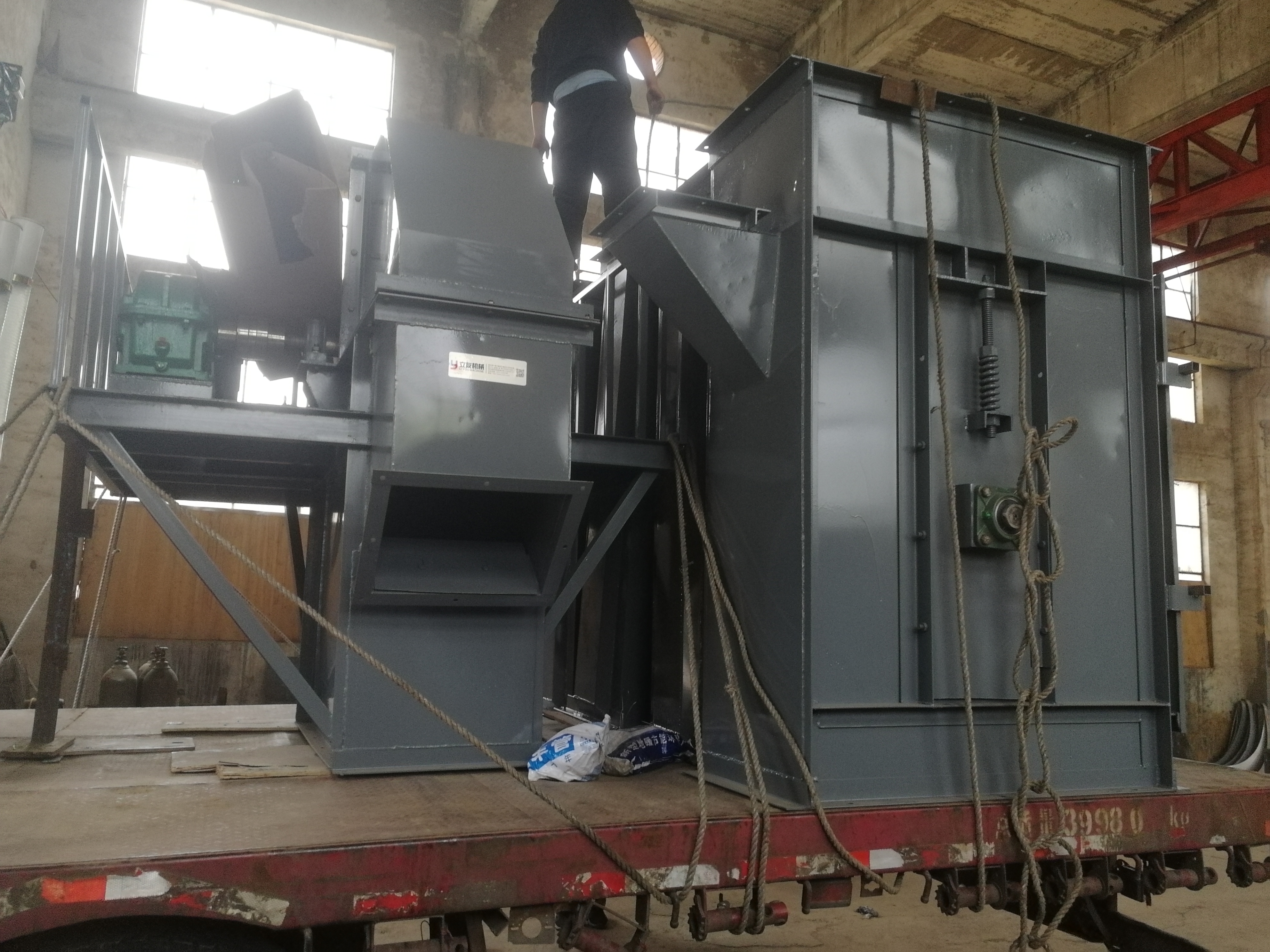 鬥式提升機作業過程及其操作技巧分析(鬥式提升機作業要求)