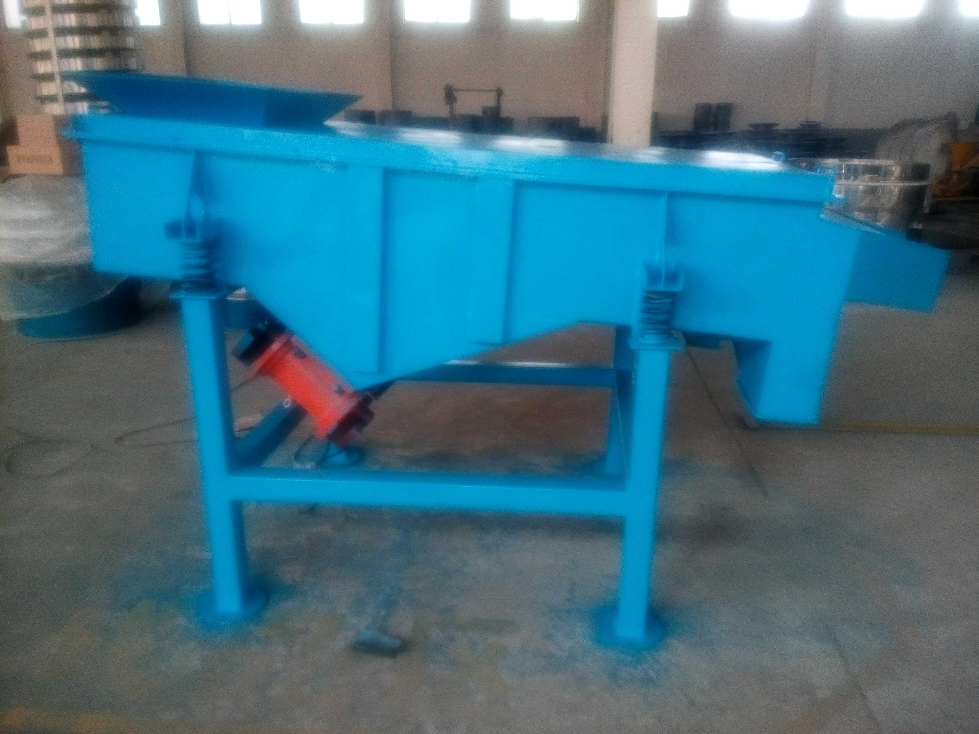 顆粒直線振動篩工作原理和特點有哪些？