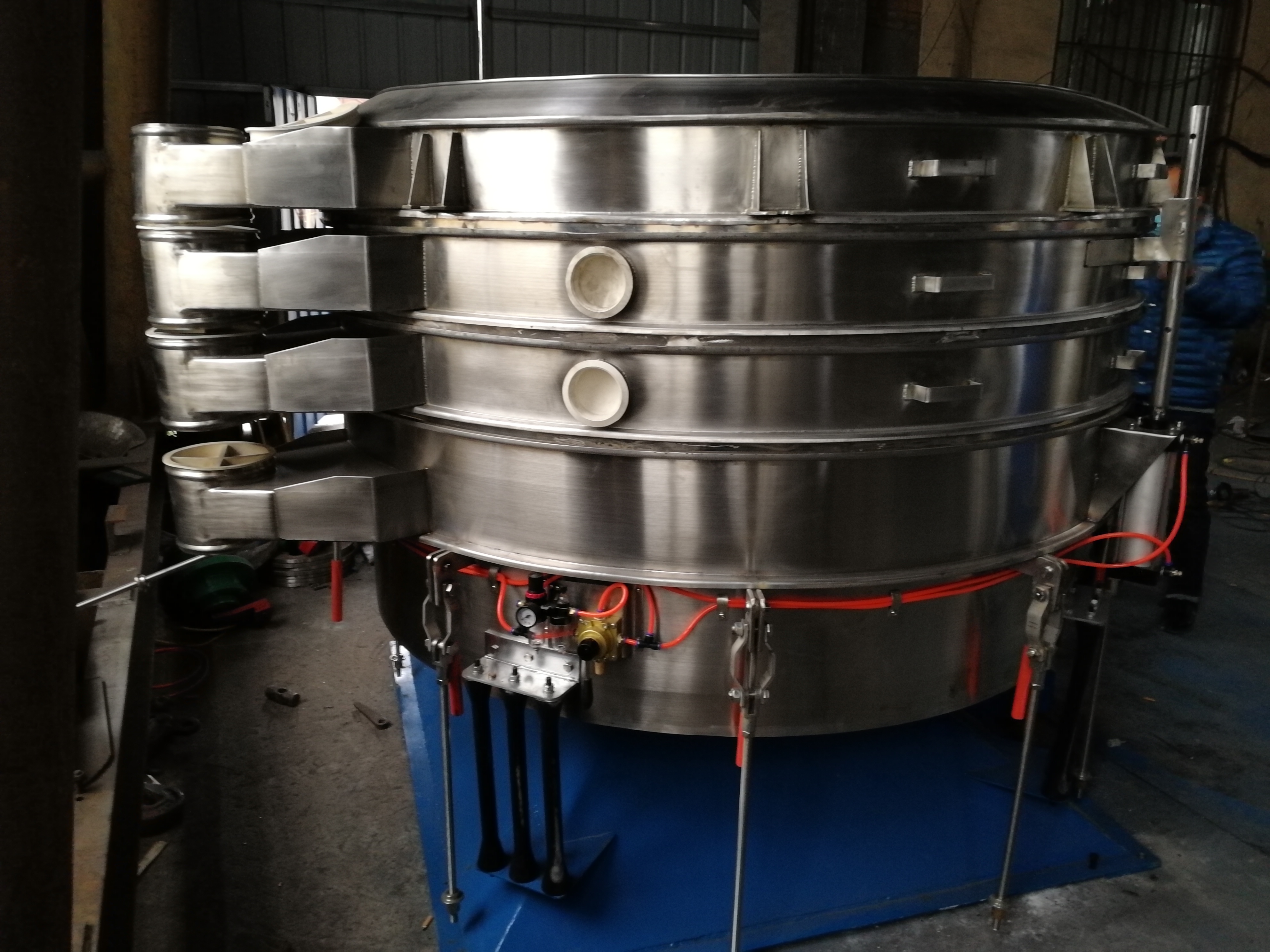 如何利用搖擺篩處理顆粒食品？(搖擺篩設備結構圖)