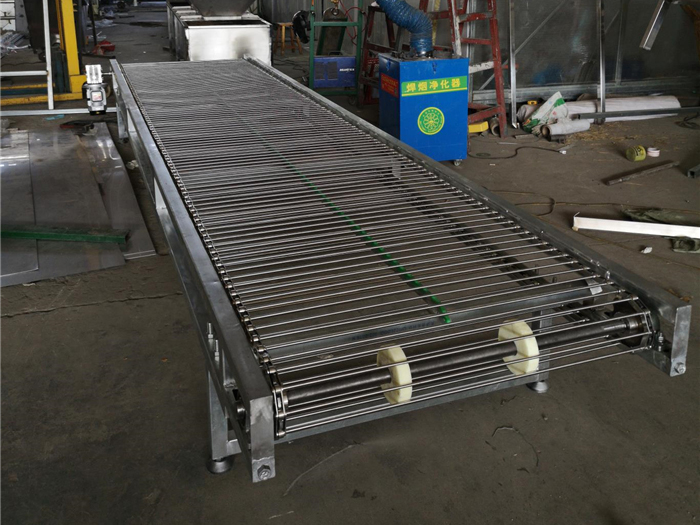 網帶輸送機可以運輸腐蝕原材料嗎？需要注意什麼？